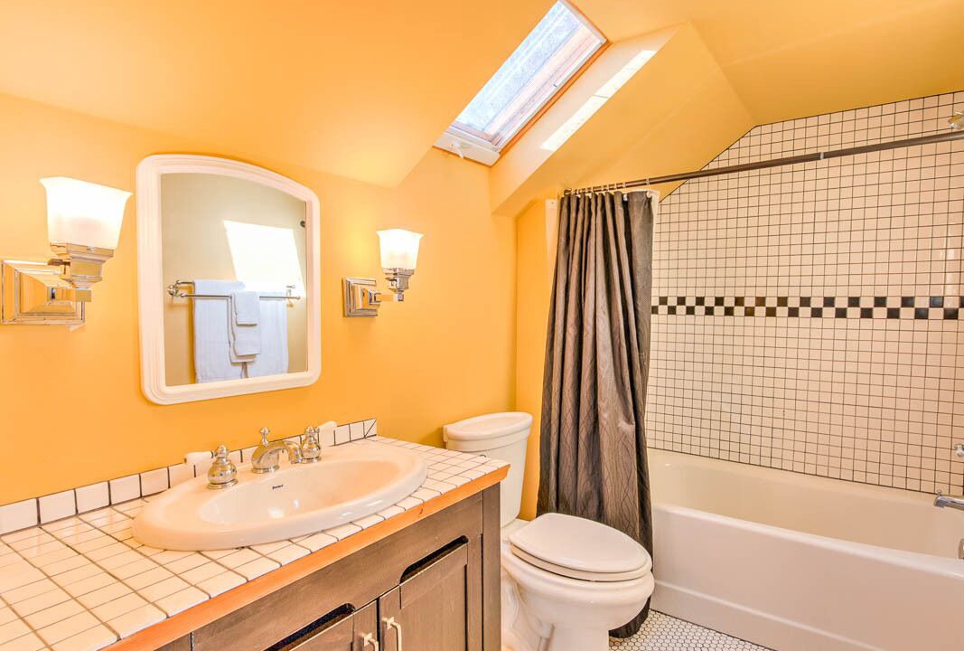 Photo of Bathroom in Ocean Park