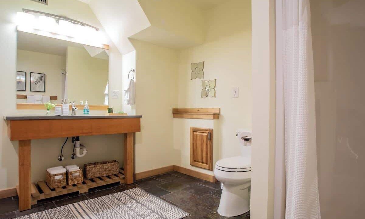 Photo of Bathroom in Glacier