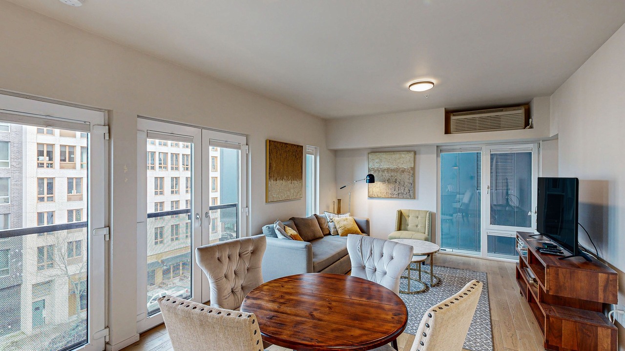 Photo of Livingroom in Uptown