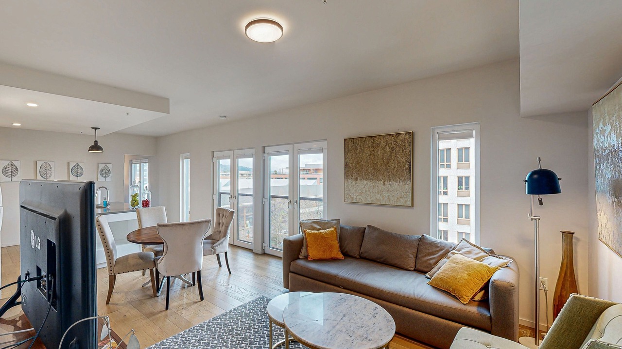 Photo of Livingroom in Uptown