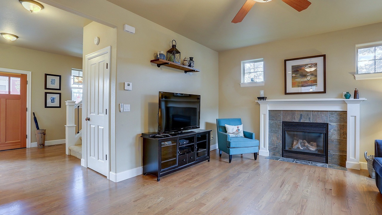 Photo of Livingroom in Southwest Bend