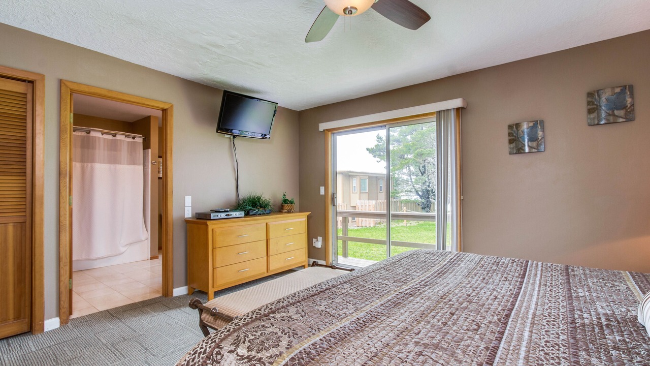 Photo of Bedroom in Roads End