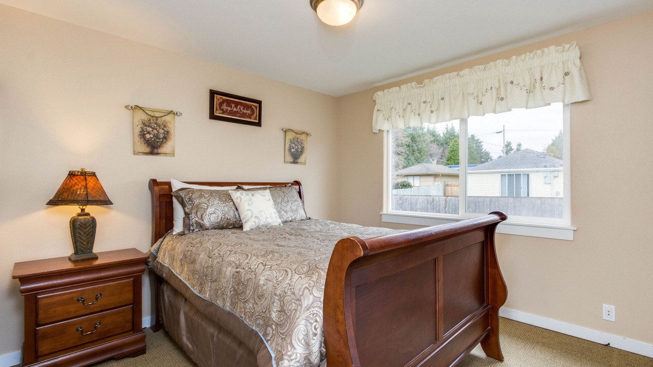 Photo of Bedroom in Roads End