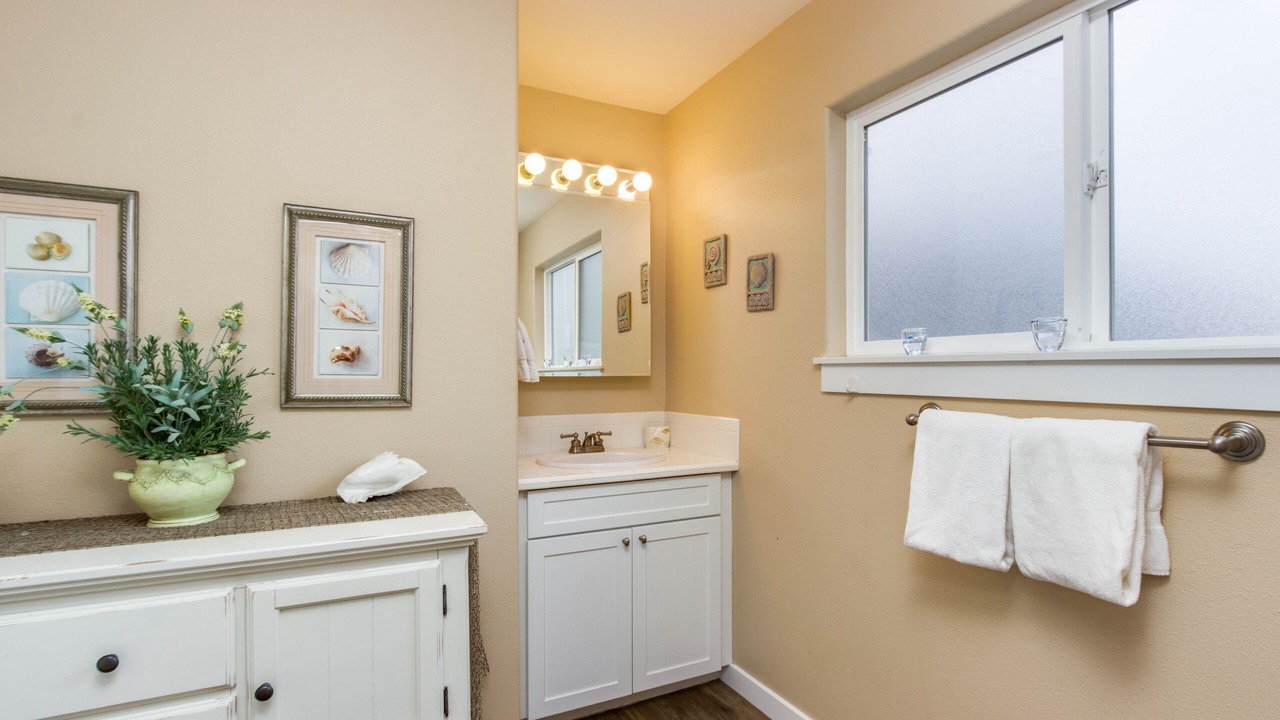 Photo of Bathroom in Roads End