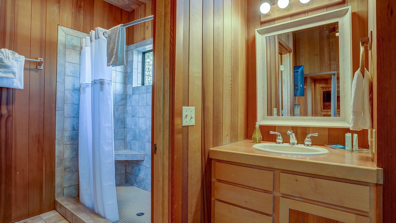 Photo of Bathroom in Sunriver