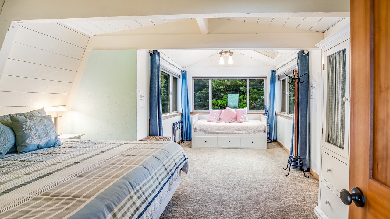 Photo of Bedroom in Cape Meares