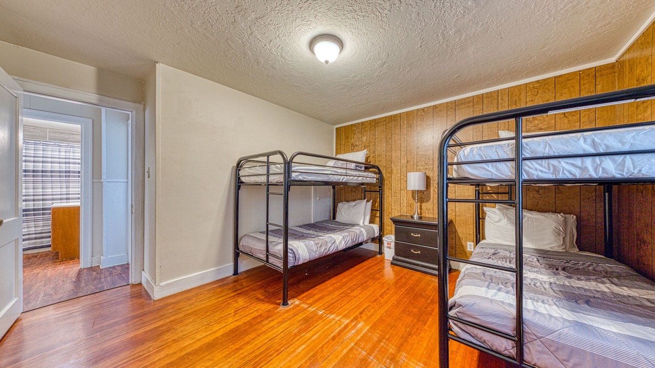 Photo of Bedroom in Rockaway Beach