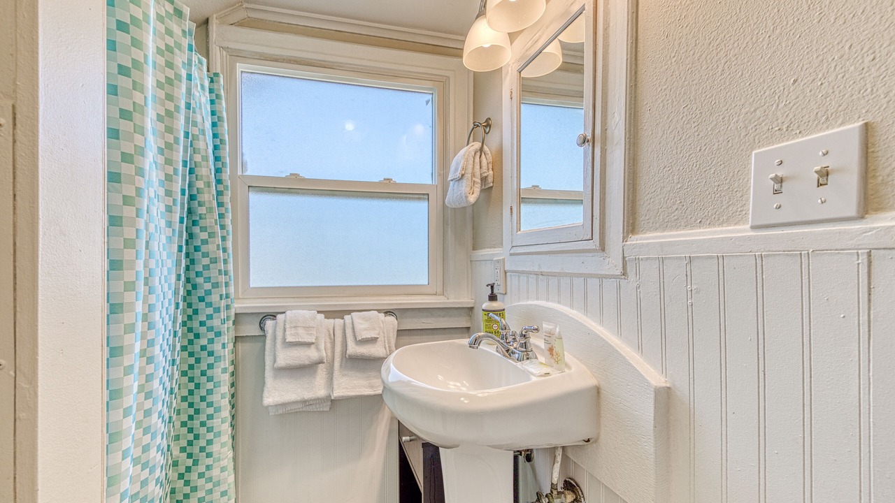 Photo of Bathroom in Rockaway Beach