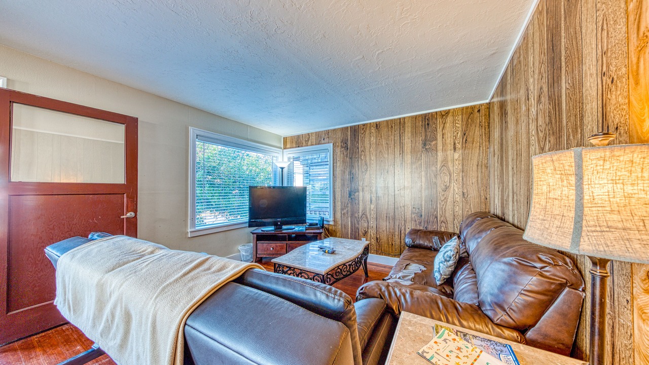 Photo of Livingroom in Rockaway Beach