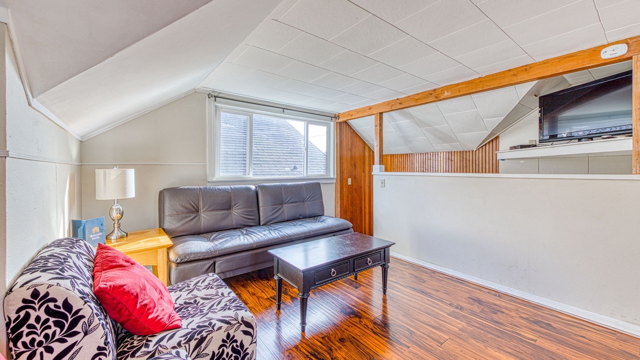Photo of Livingroom in Rockaway Beach