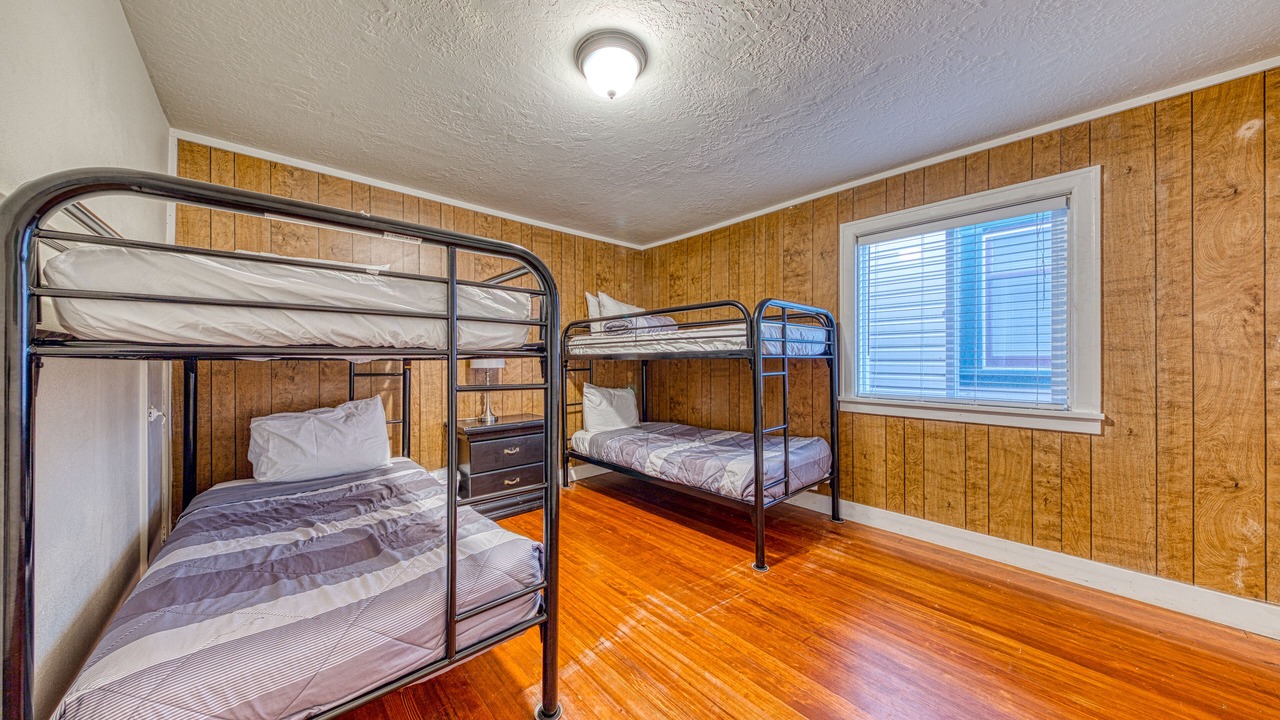 Photo of Bedroom in Rockaway Beach