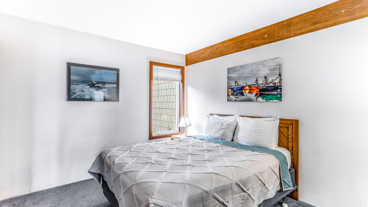Photo of Bedroom in Historic Bayfront