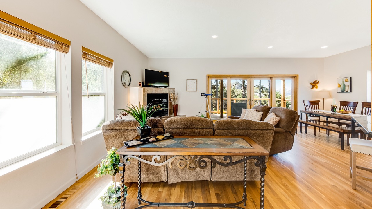 Photo of Livingroom in Agate Beach