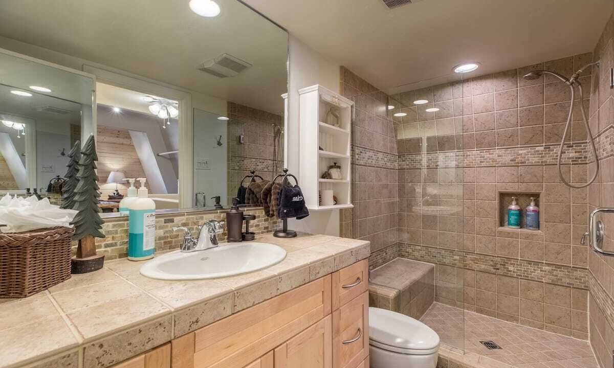 Photo of Bathroom in Majestic Pines