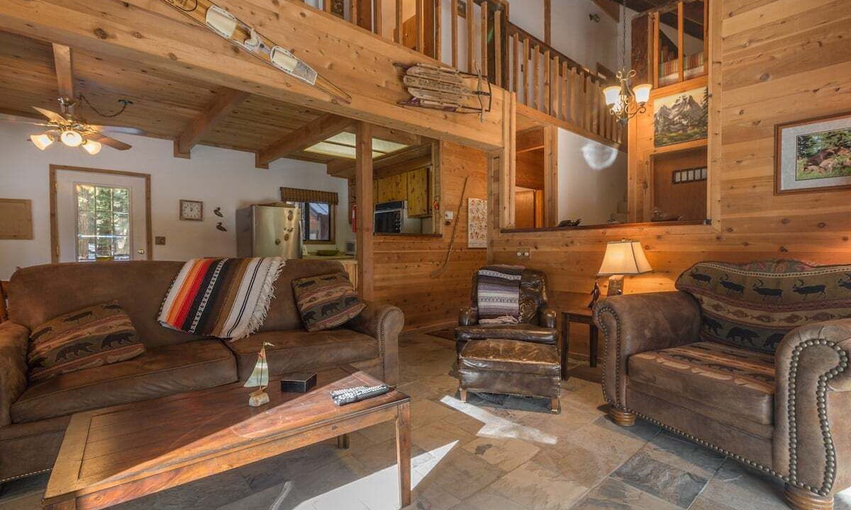 Photo of Livingroom in Tahoe Pines