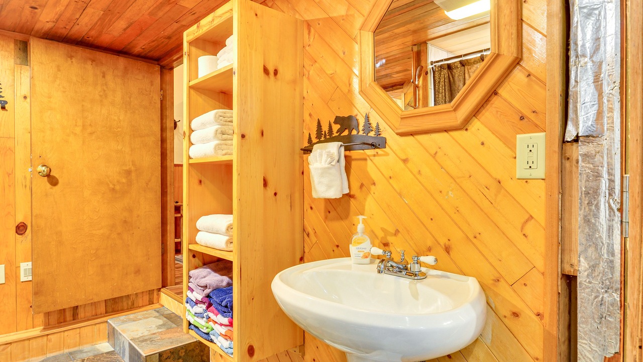 Photo of Bathroom in Rhododendron