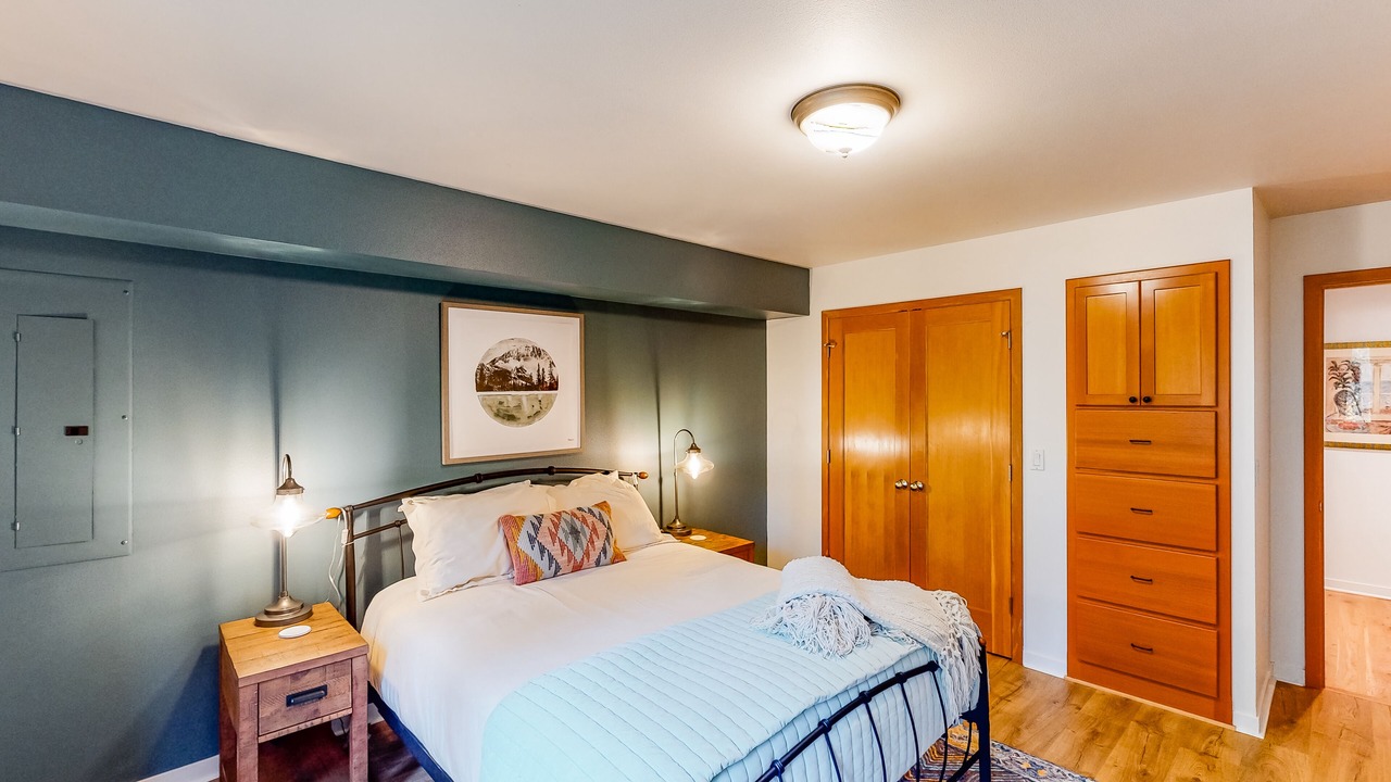 Photo of Bedroom in Cloverdale