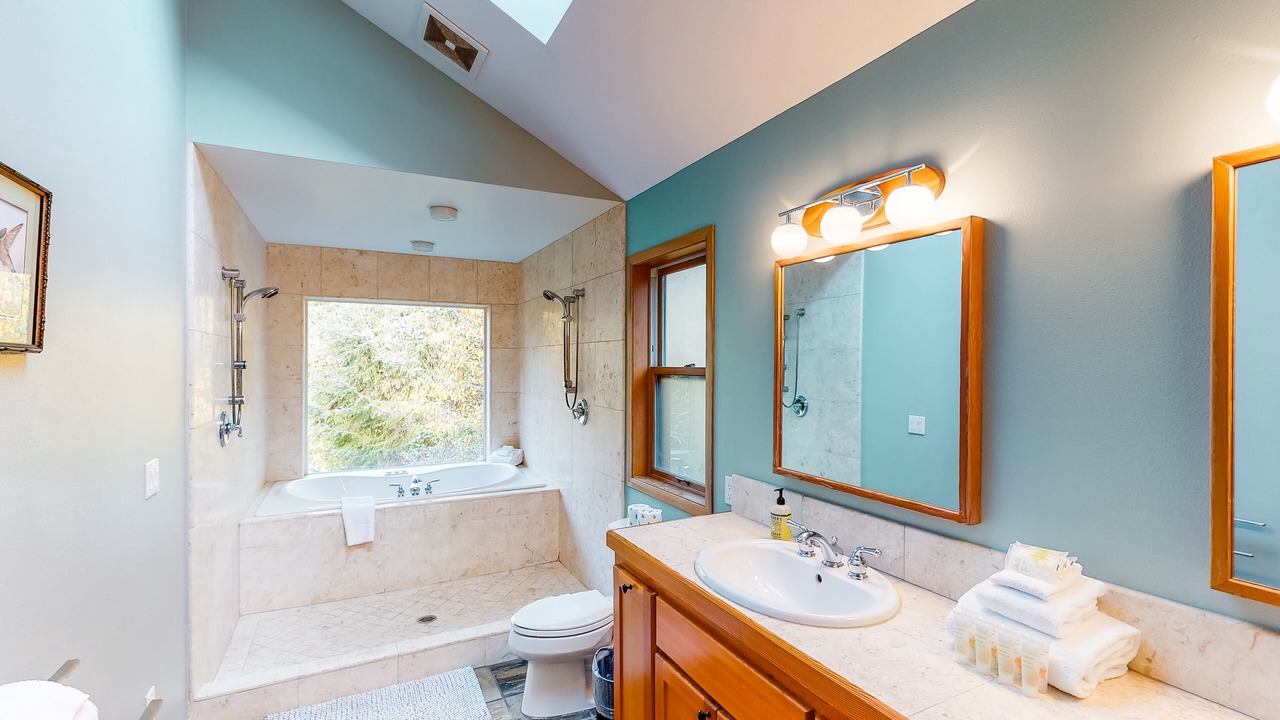 Photo of Bathroom in Cloverdale