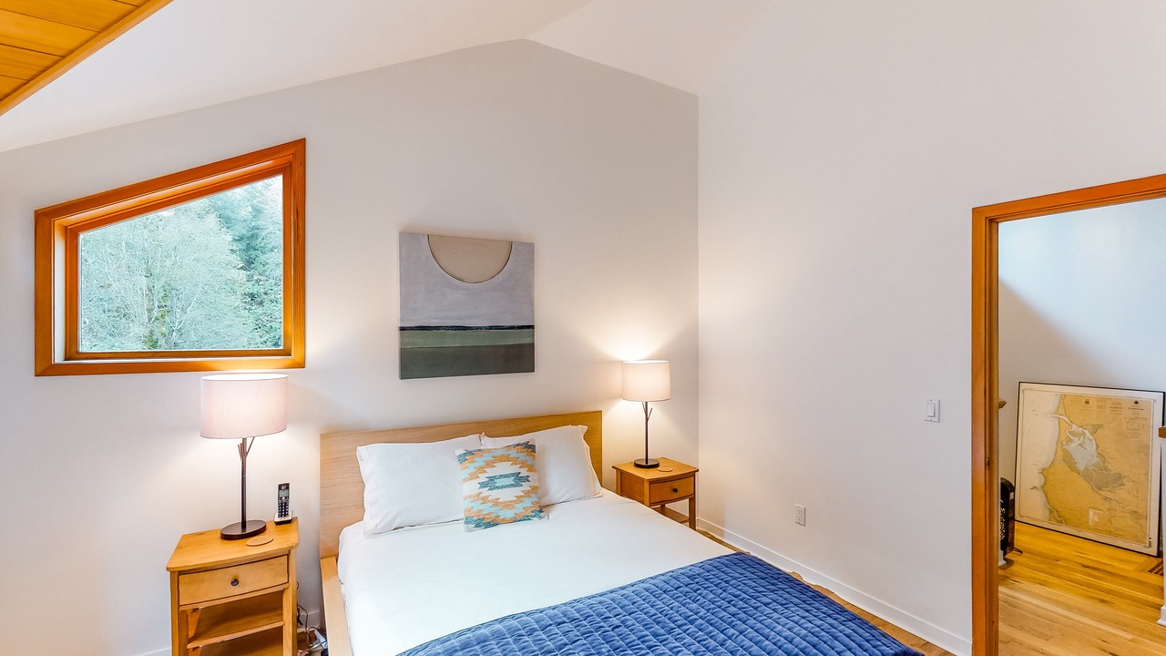 Photo of Bedroom in Cloverdale