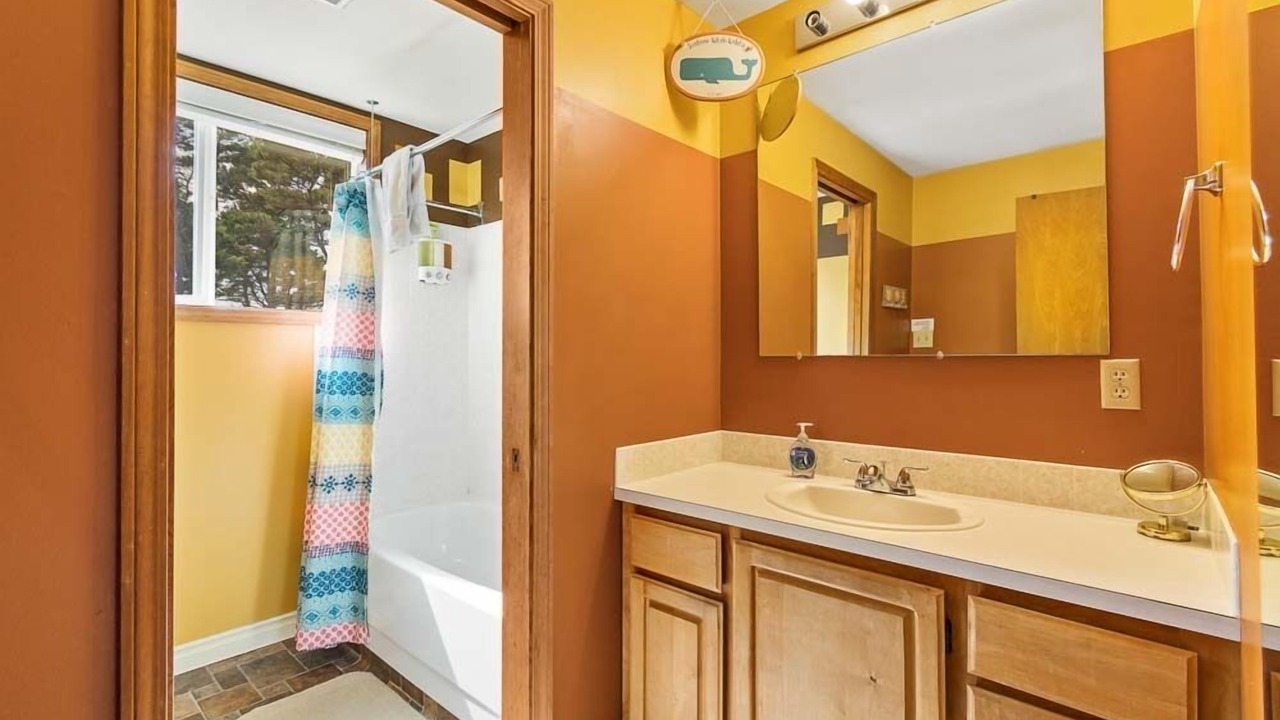 Photo of Bathroom in Klipsan Beach