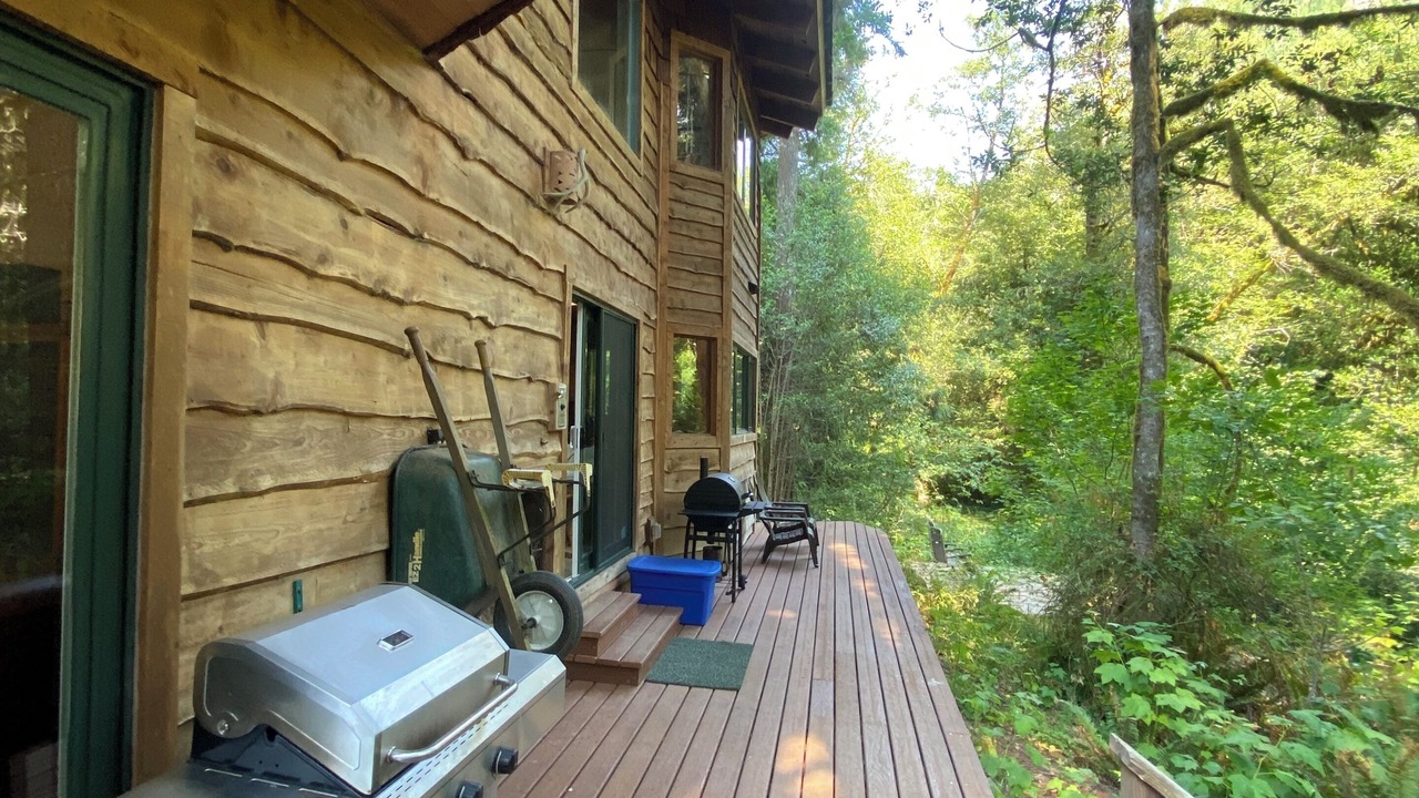 Photo of Patio Balcony in Coos Bay