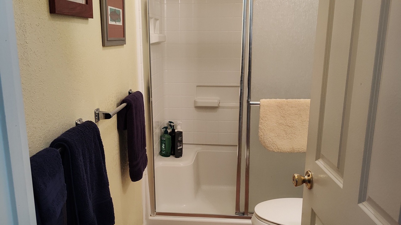 Photo of Bathroom in Mapleton
