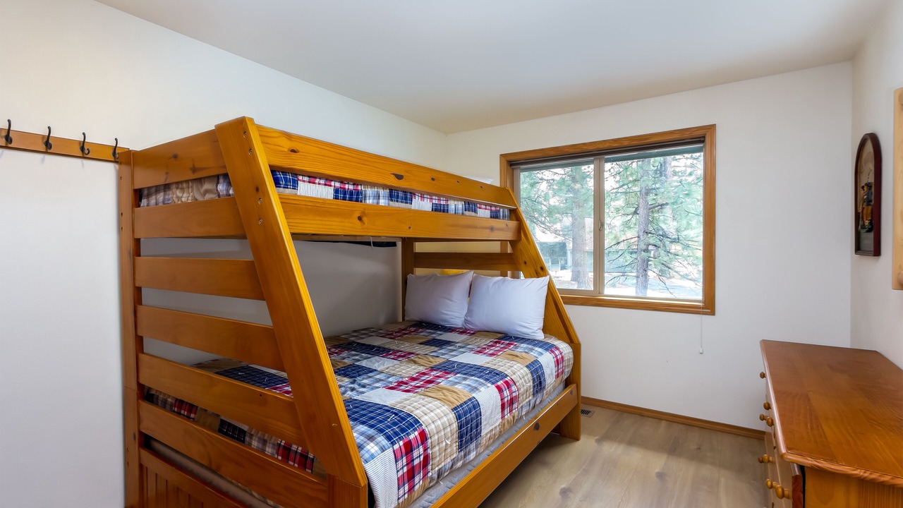 Photo of Bedroom in Sunriver