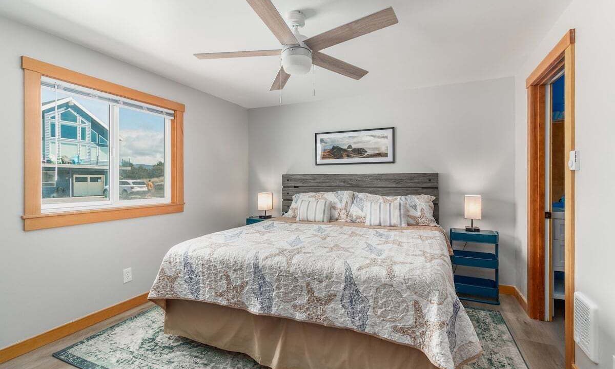 Photo of Bedroom in Kiwanda Shores