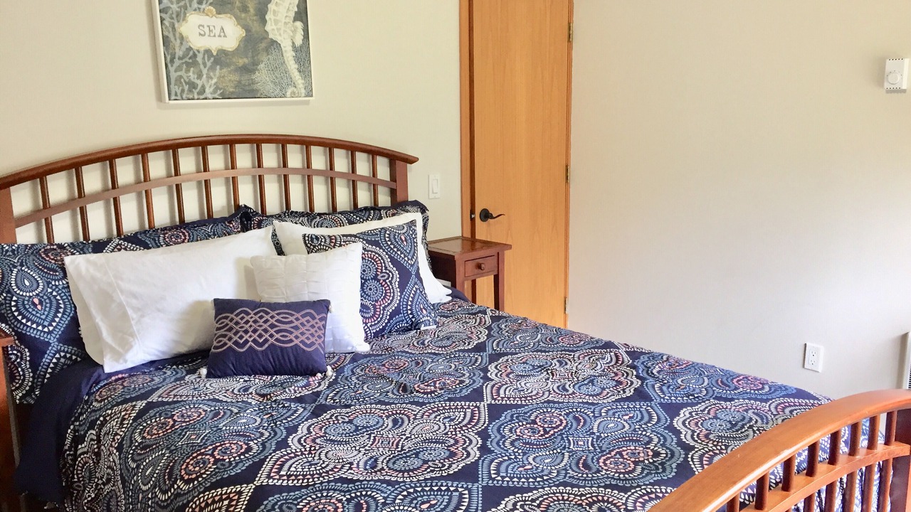 Photo of Bedroom in Rockaway Beach