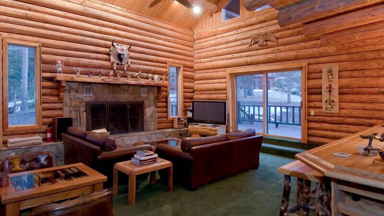 Photo of Livingroom in June Lake