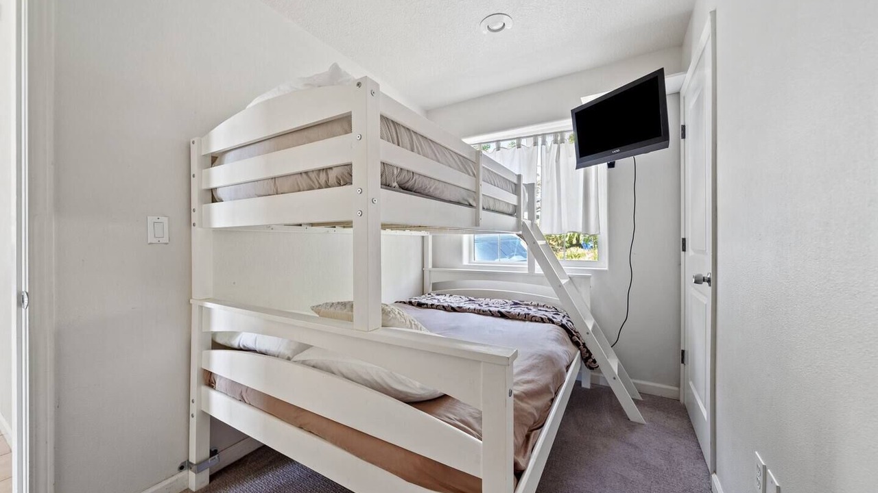 Photo of Bedroom in Sandy