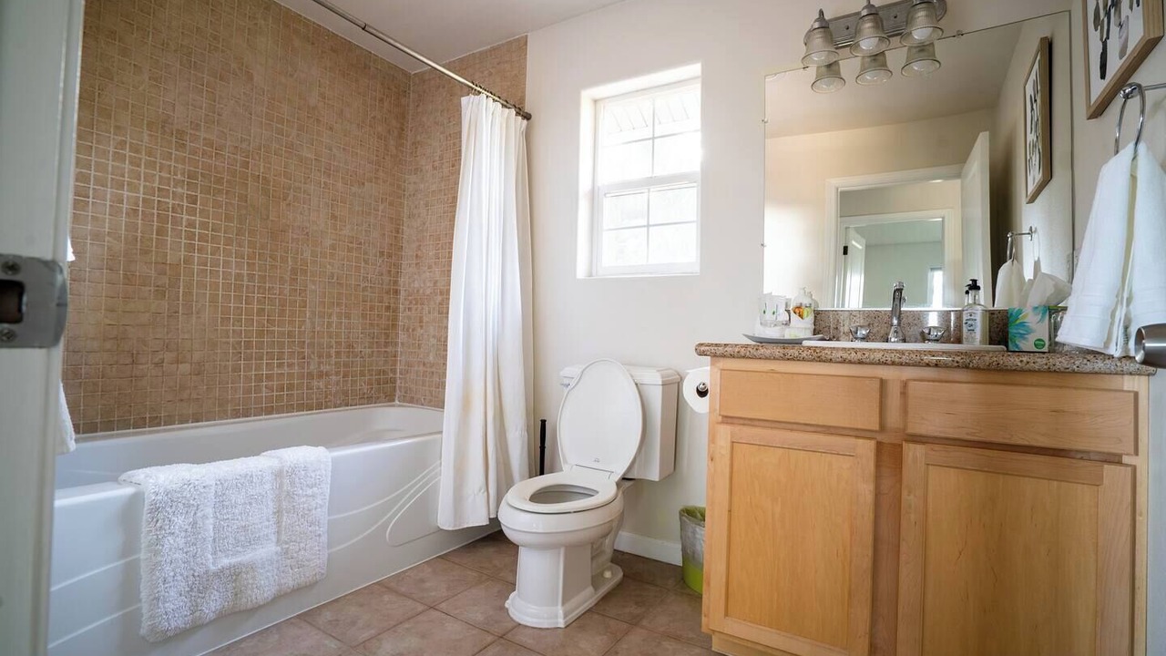 Photo of Bathroom in Sandy
