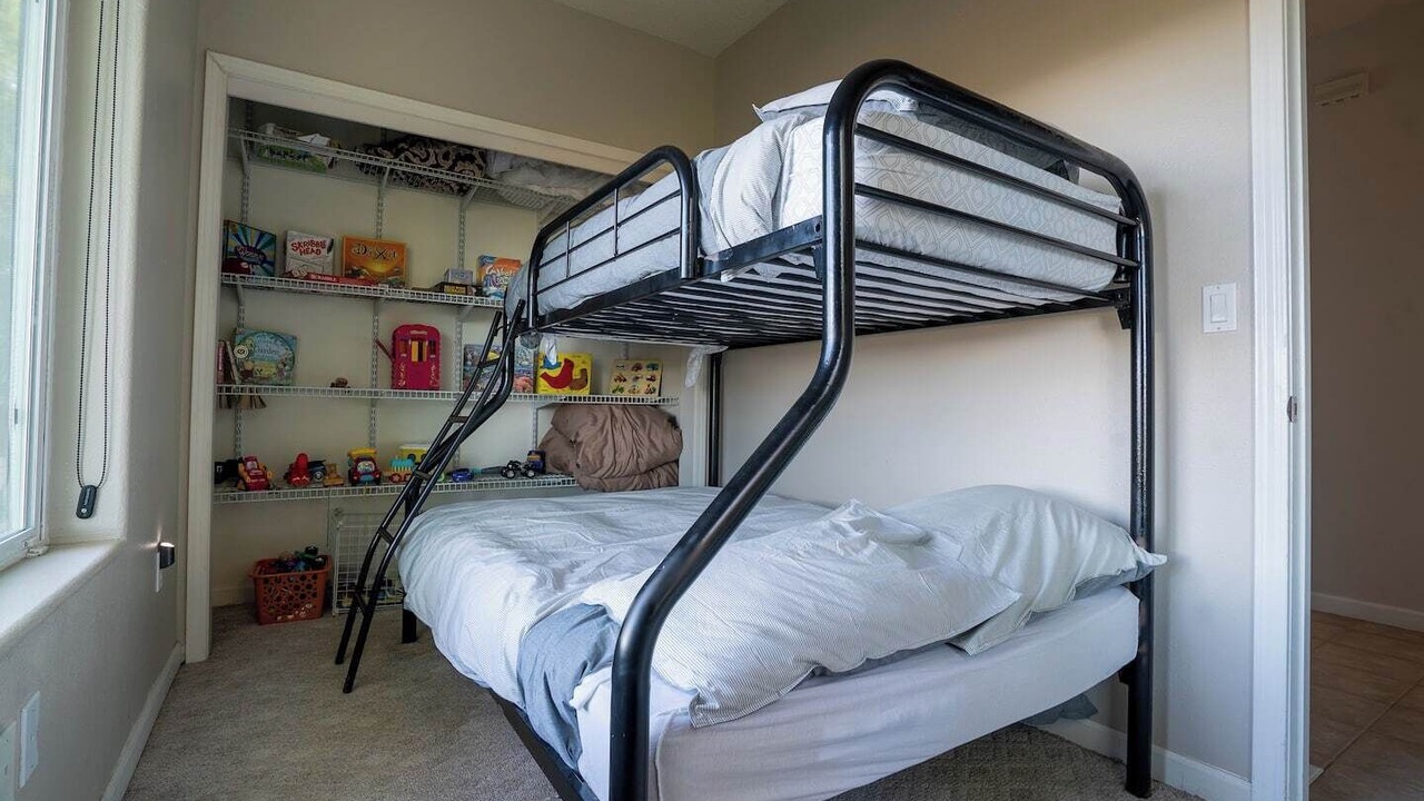 Photo of Bedroom in Sandy