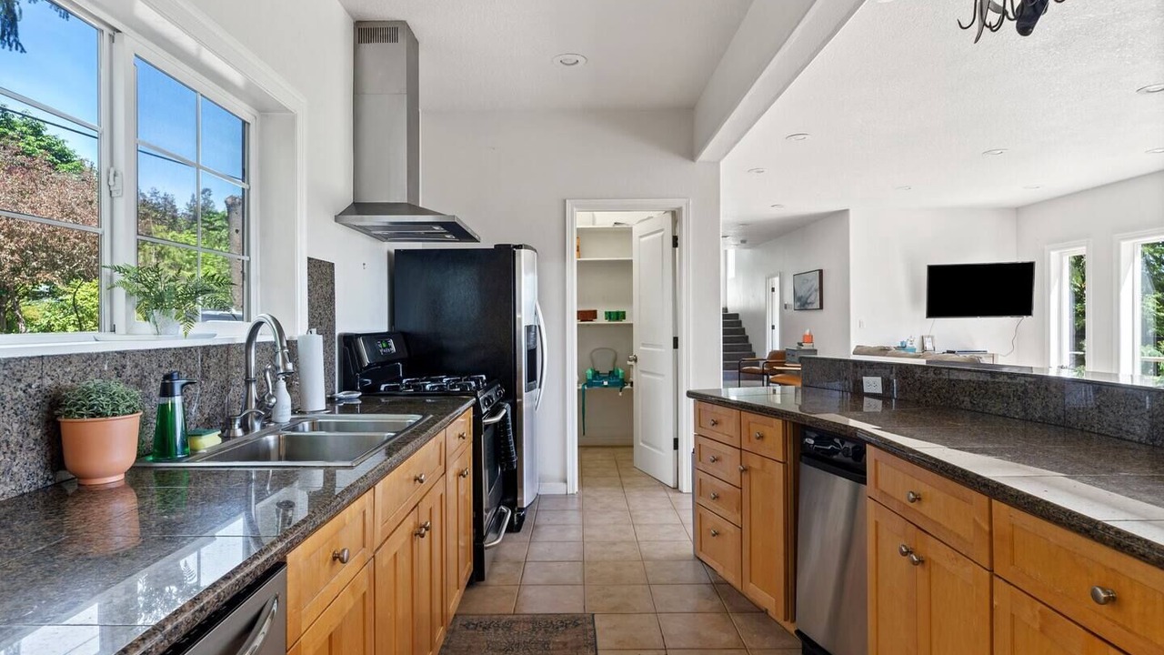 Photo of Kitchen in Sandy