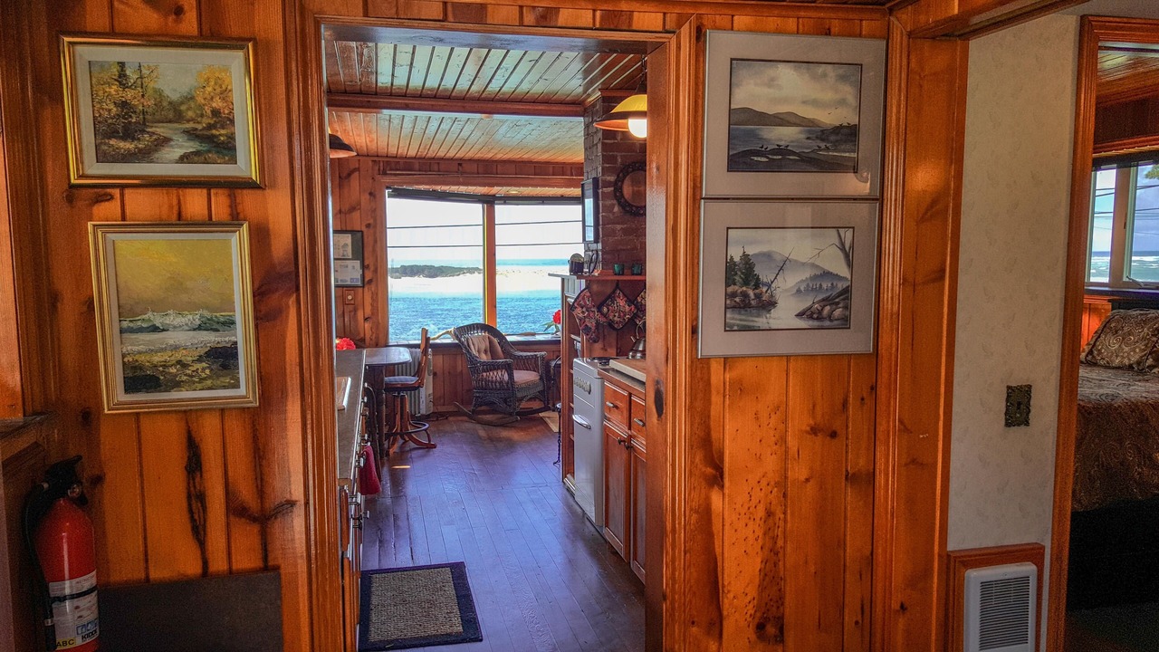 Photo of Bedroom in Netarts