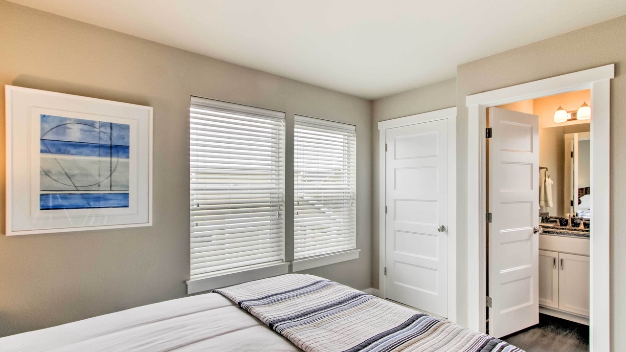 Photo of Bedroom in Ocean Shores
