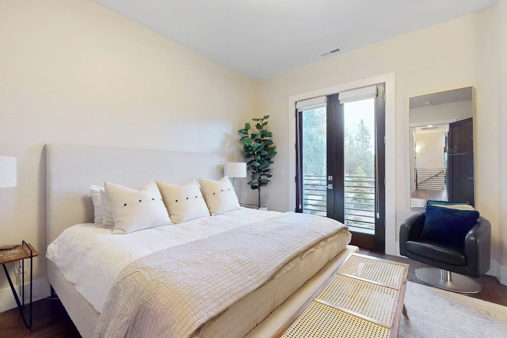 Photo of Bedroom in Southern Crossing