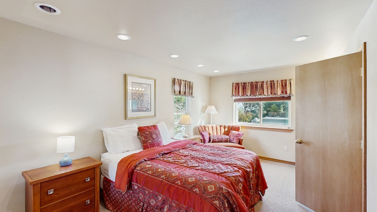 Photo of Bedroom in Port Orford