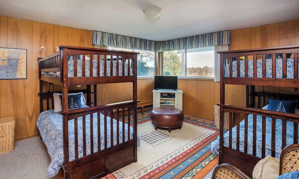 Photo of Bedroom in Gearhart