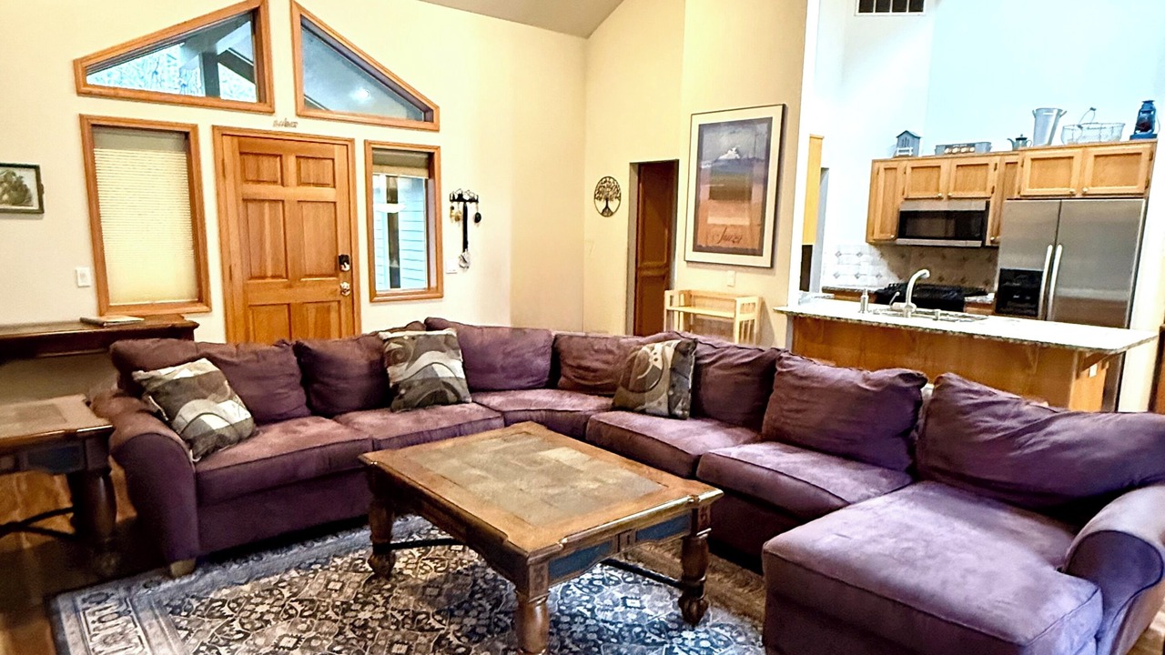 Photo of Livingroom in Sunriver