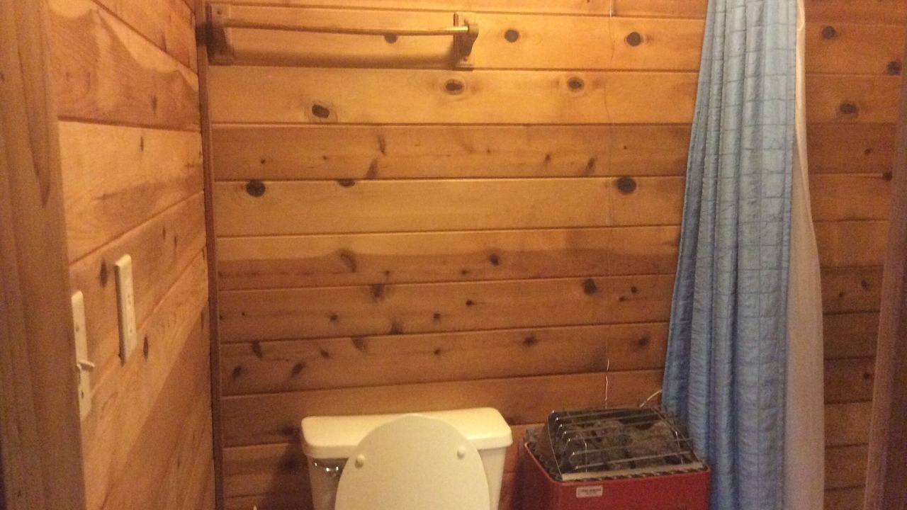 Photo of Bathroom in Coos Bay