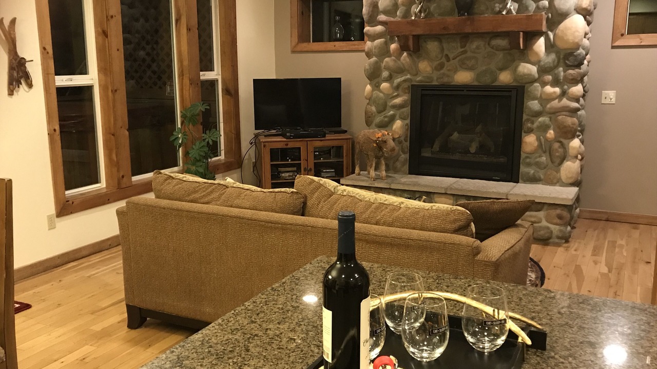 Photo of Livingroom in Snoqualmie Pass