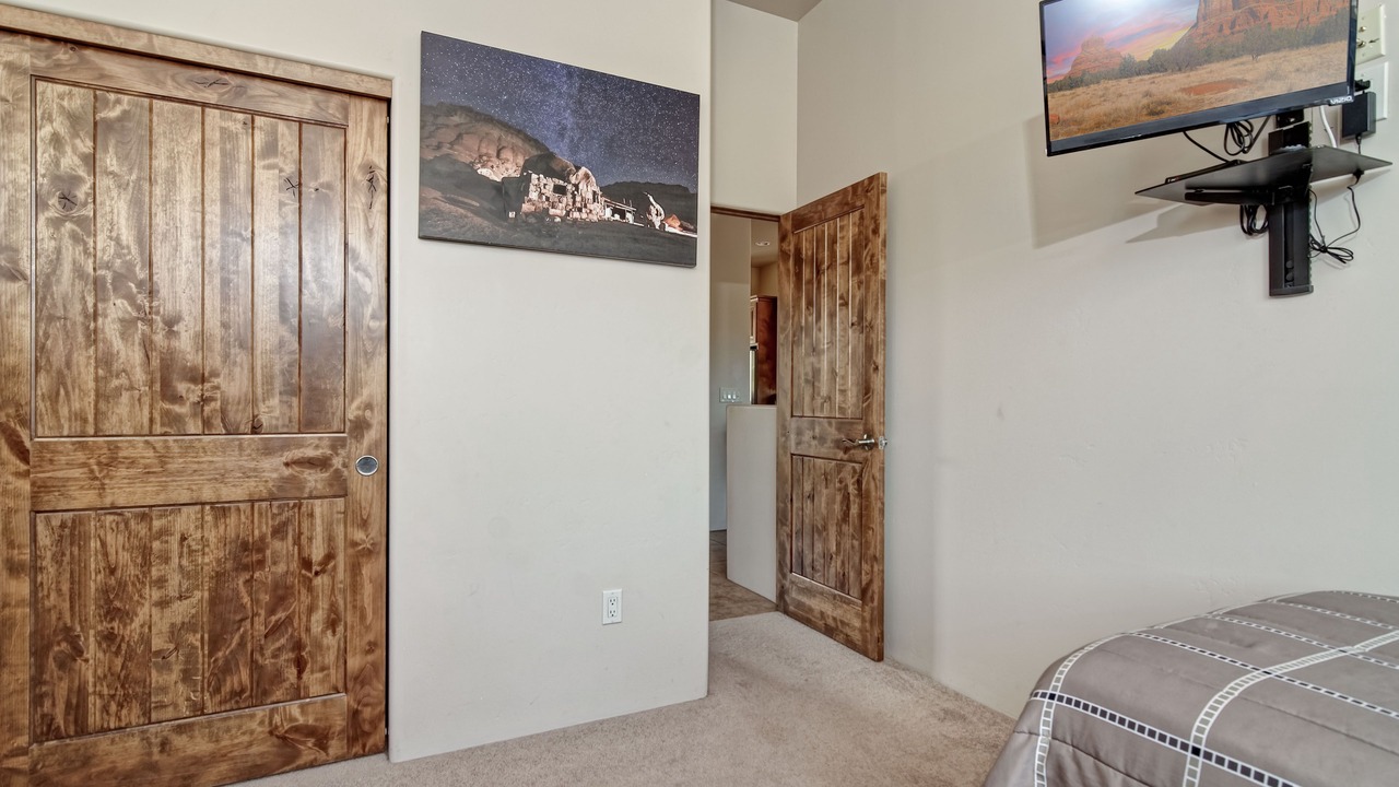 Photo of Bedroom in Oak Creek