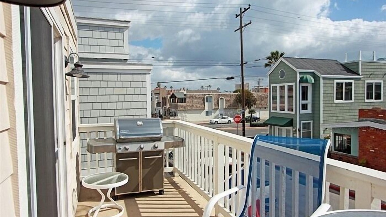 Photo of Patio Balcony in West Newport