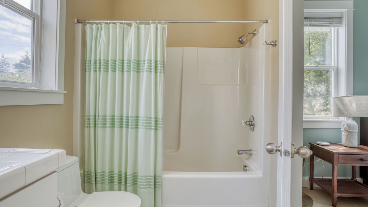 Photo of Bathroom in Lincoln Beach