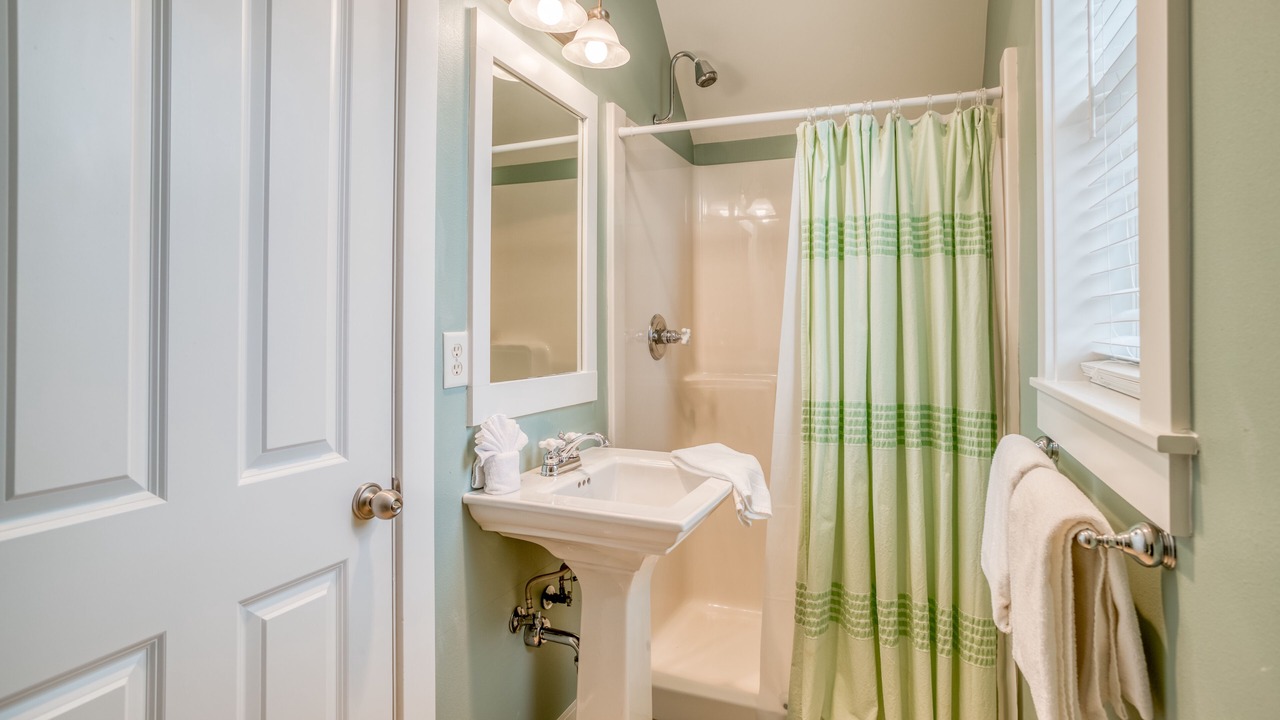 Photo of Bathroom in Lincoln Beach