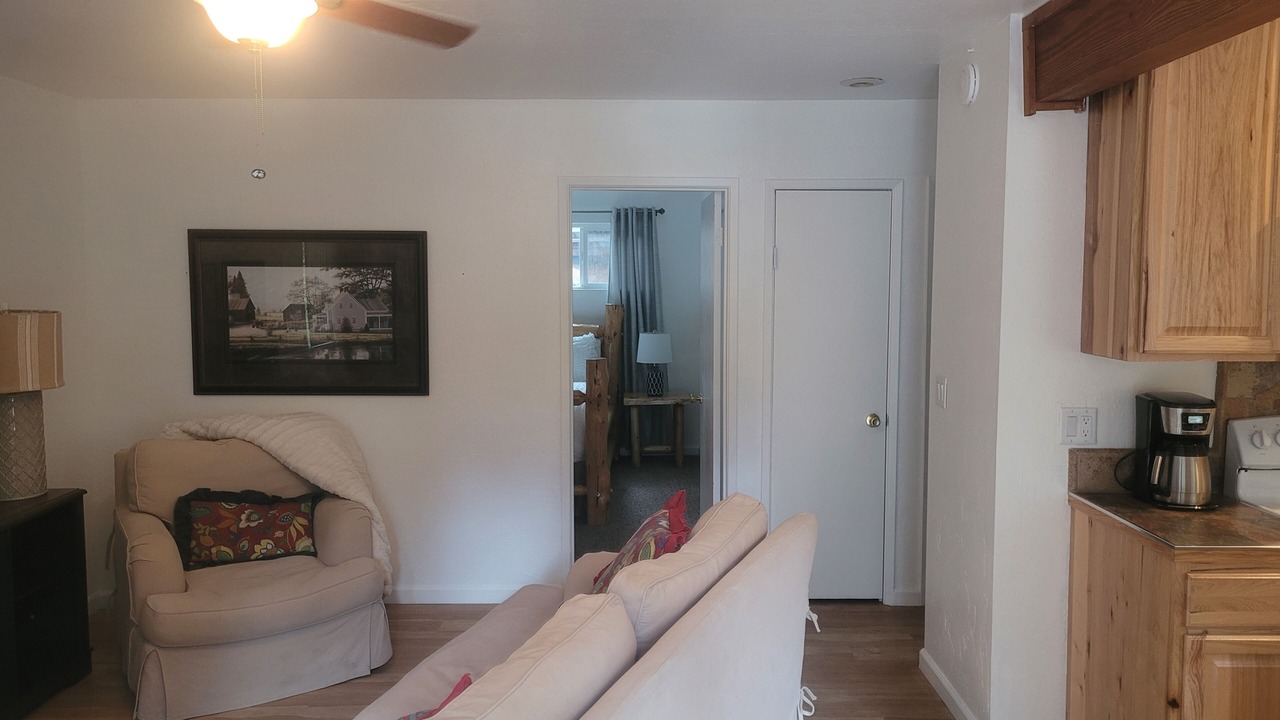 Photo of Livingroom in Peninsula Village