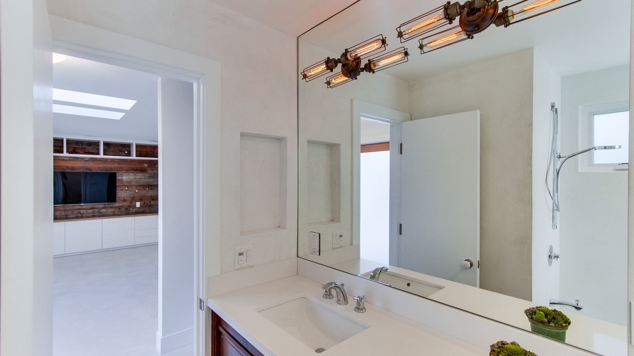 Photo of Bathroom in Olde Solana Beach
