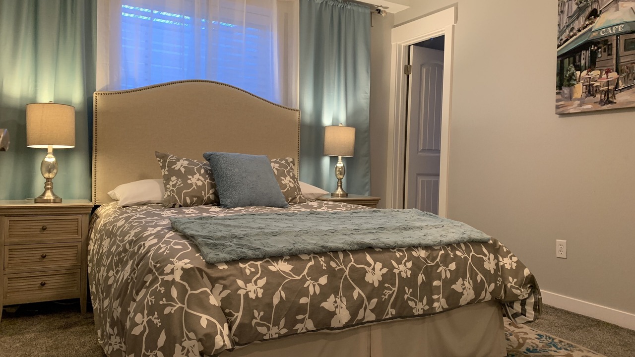 Photo of Bedroom in Lakeview