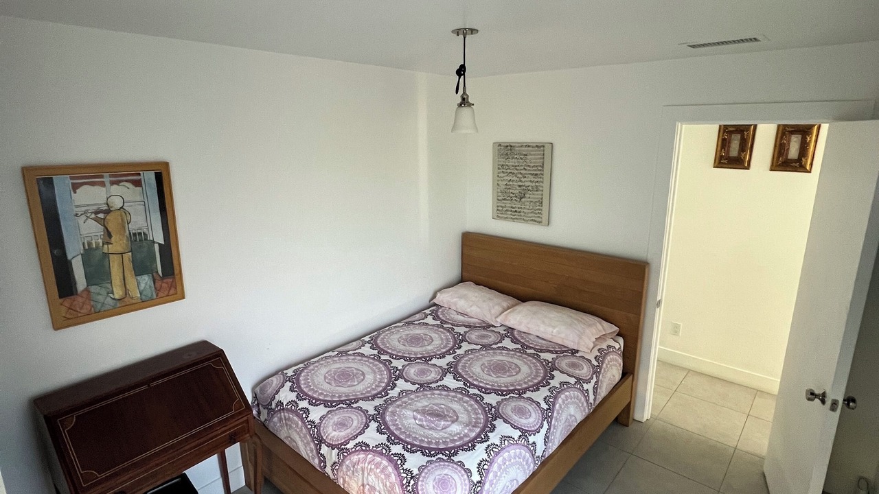 Photo of Bedroom in Olde Solana Beach